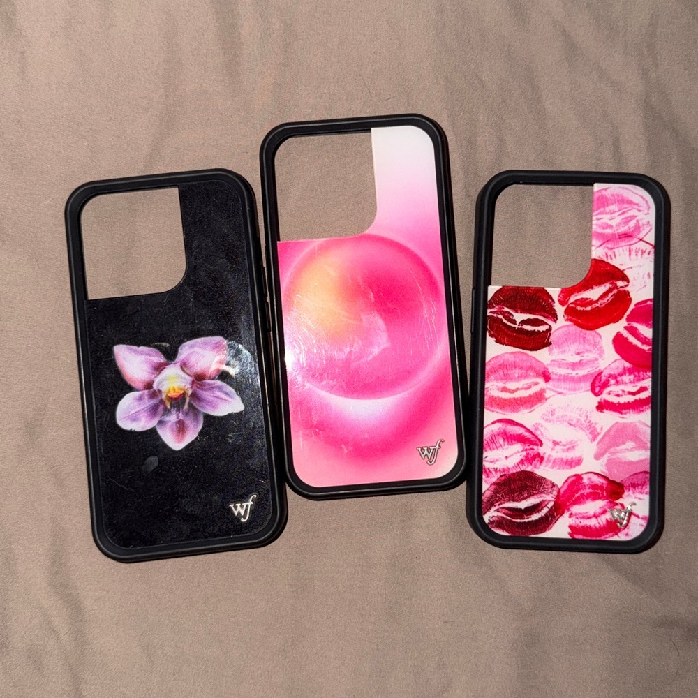 Wildflower iPhone 14 Pro Case Bundle
